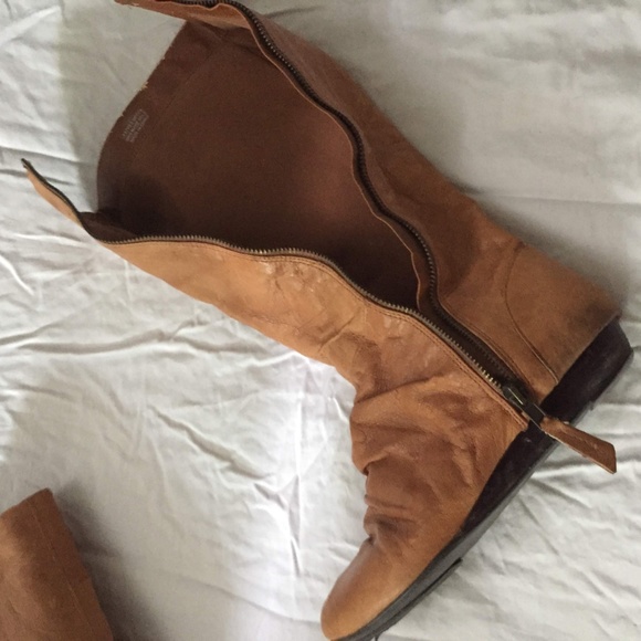 leather boots - Picture 2 of 6